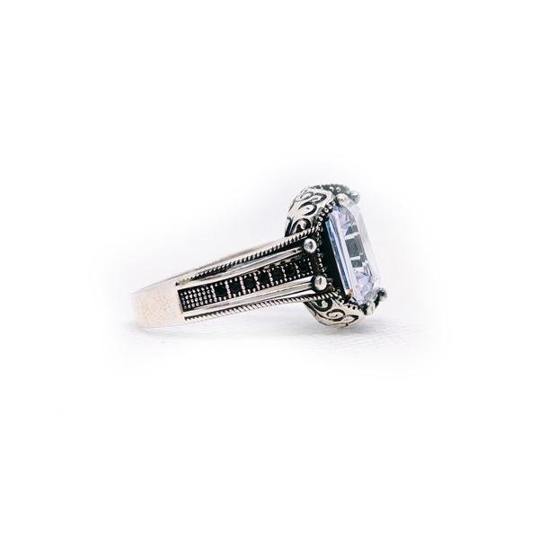 r696