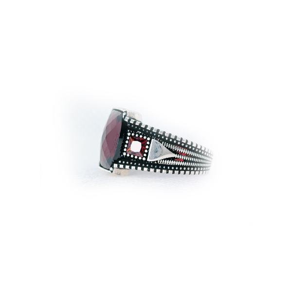 r874