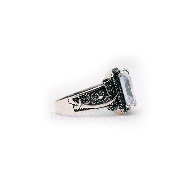 r556